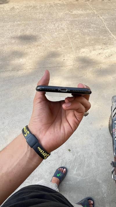 I phone 7 plus Finger off battery 89 Memory 128 Condition 10 x 8