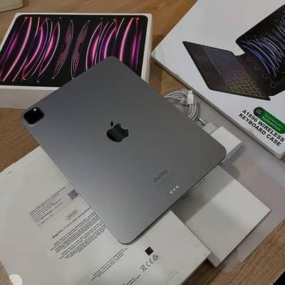 Ipad pro M4 pro Complete box 512gb contact WhatsApp 0329,16,64,108