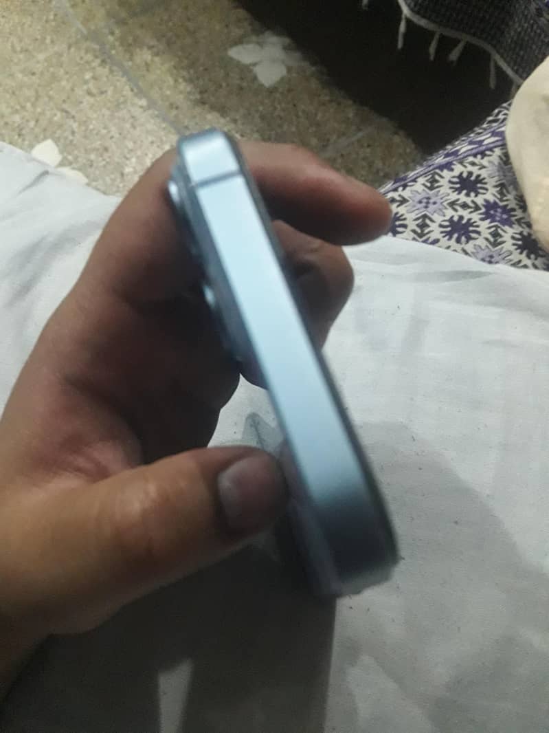 iPhone 14 plus 4