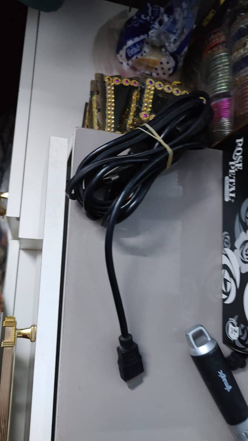 Ps 4 slim 1