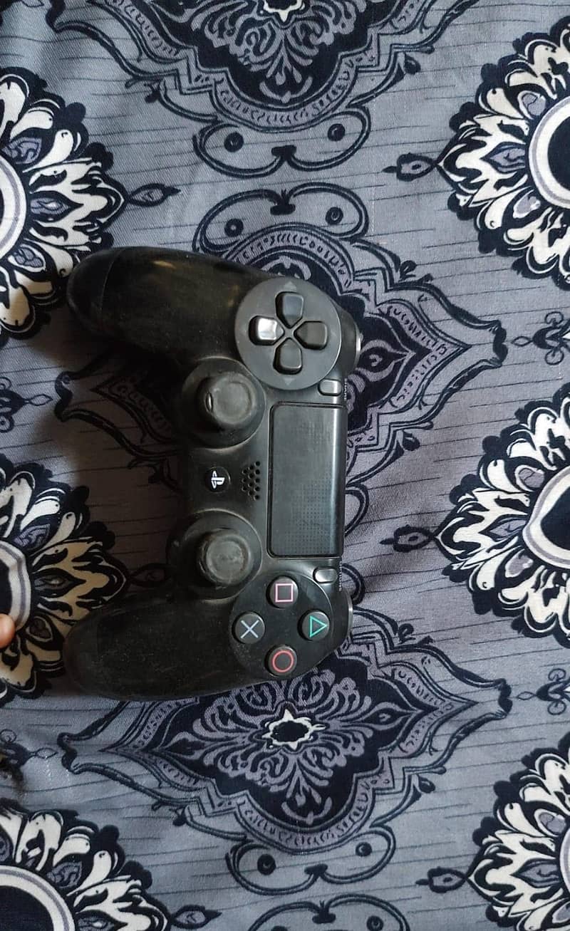 Ps 4 slim 2