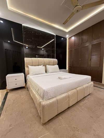 Per day apartment available luxury Furnished on f11