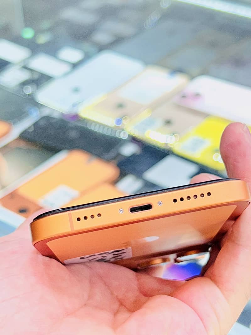 iPhone XR 4