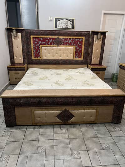 King Size Bedroom Set Master Foam Mattress WhatsApp 03215984936