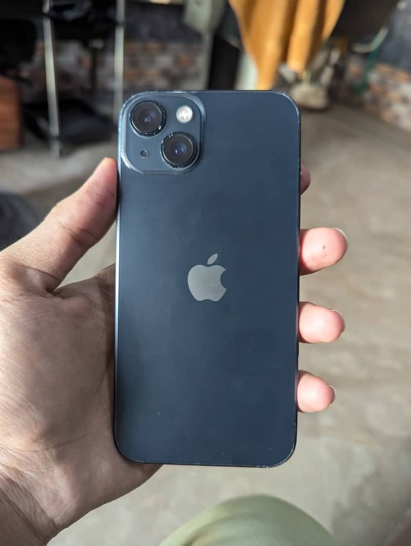 Apple iPhone 13 2