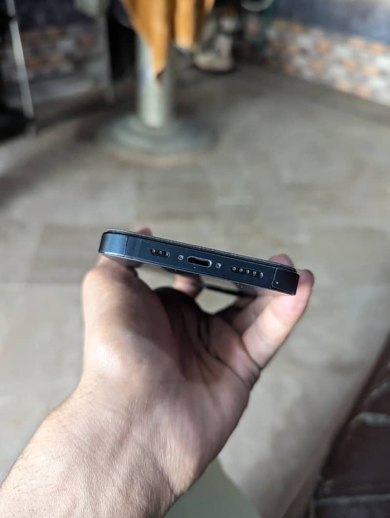 Apple iPhone 13 6