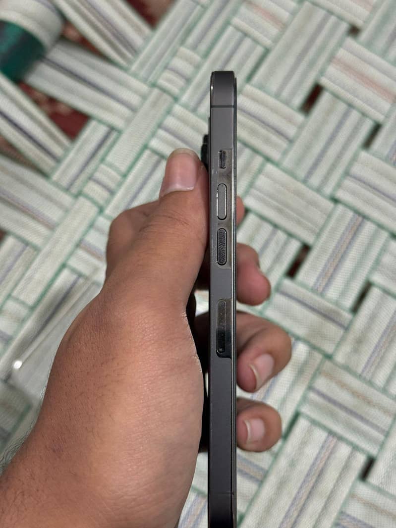 13 pro 4