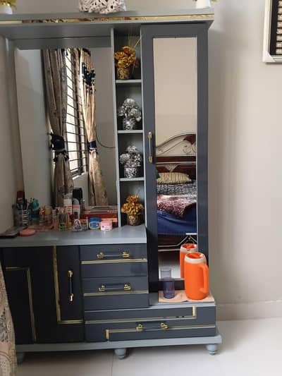 Dressing table  *brand new*