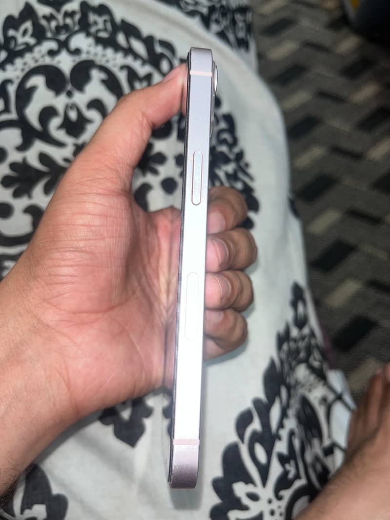 iPhone 13 used 0