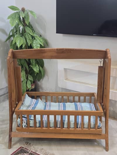 swing made from diyaar wood