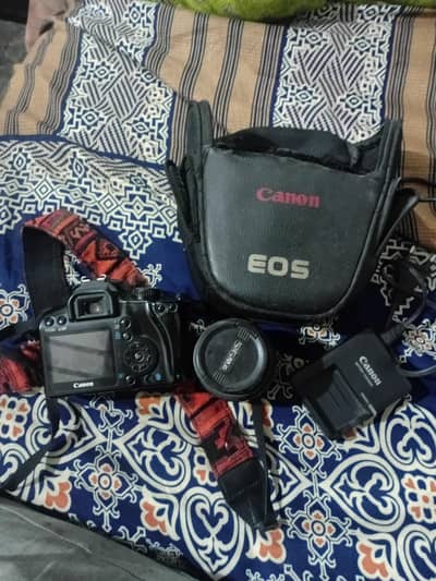 canon 1000 D DSLR camera 10 by 9 condition