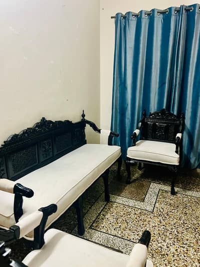 5 Seater Stylish Sofa Set for Sale | Urgent Cash Offer Required