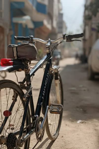 Chevaux Hybrid Bicycle | Shimano Tourney Gears | Lightweight