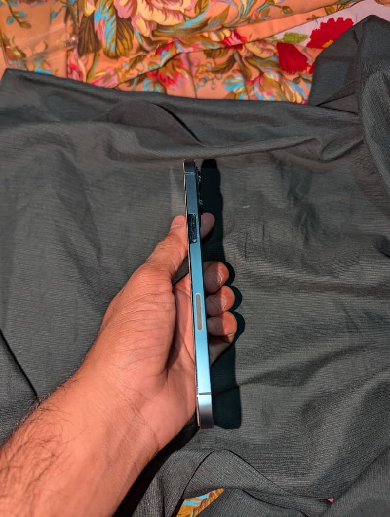 iPhone 12 Pro Max 2