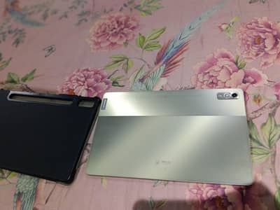 Lenovo m11. with cover