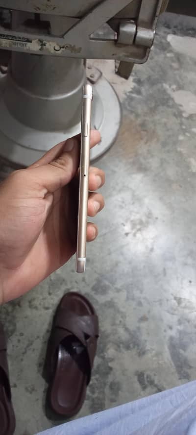 glitch modle 64 gb