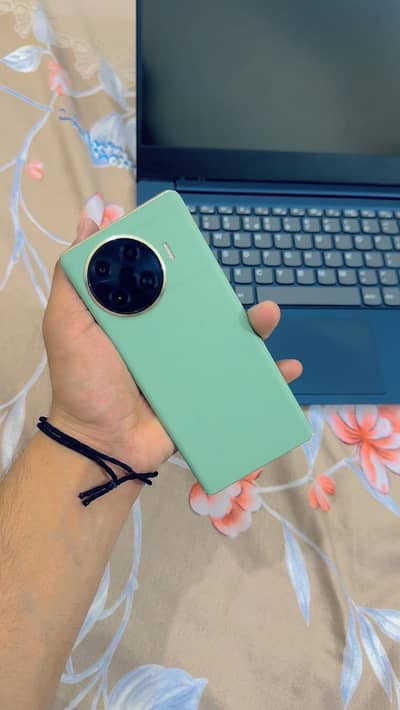 Tecno Spark 20 pro Plus