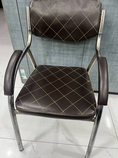 Visiting chair for office/home use