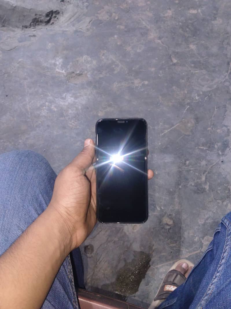 Apple iPhone X 3