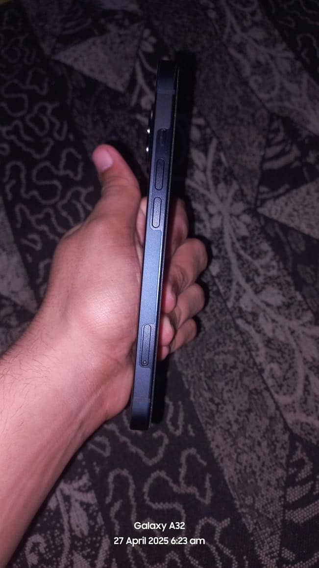 iPhone 13 3