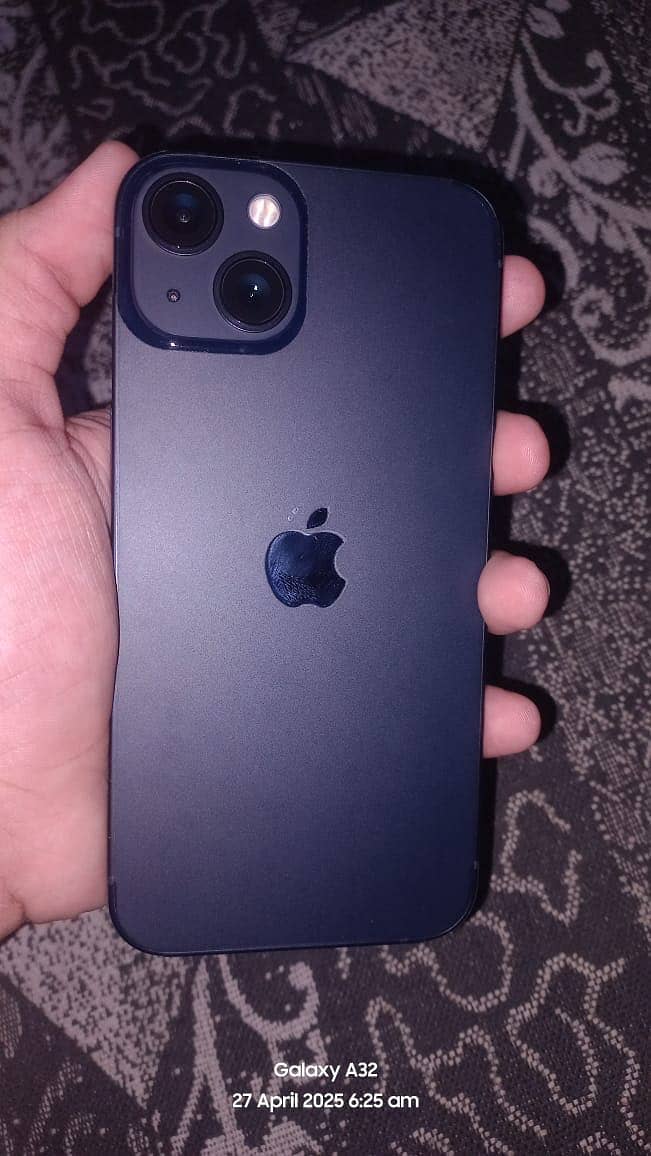 iPhone 13 4