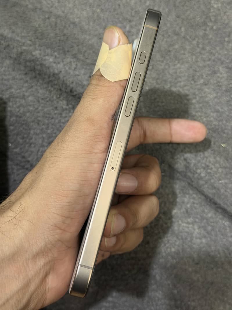 Iphone 16 pro max 1