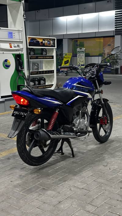 Honda CB125f