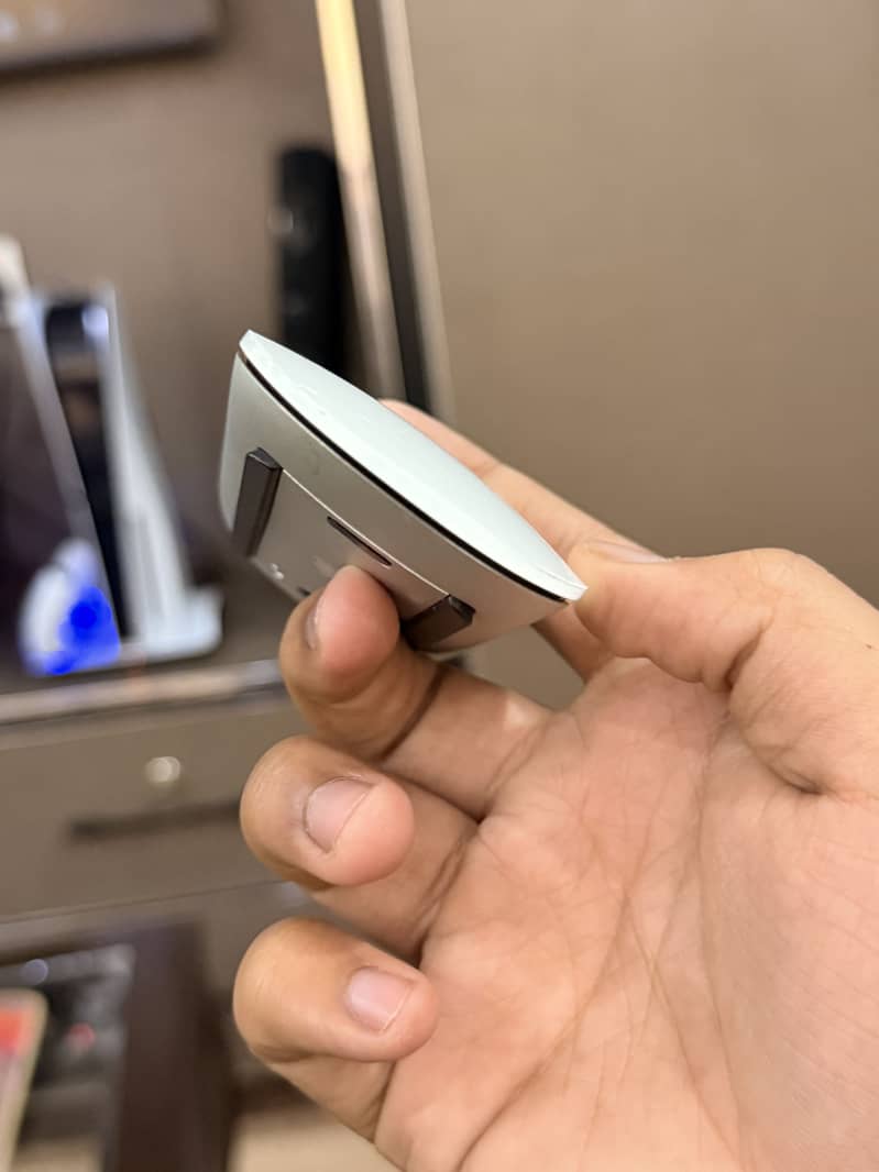 Apple Magic Mouse 1st Generation 8