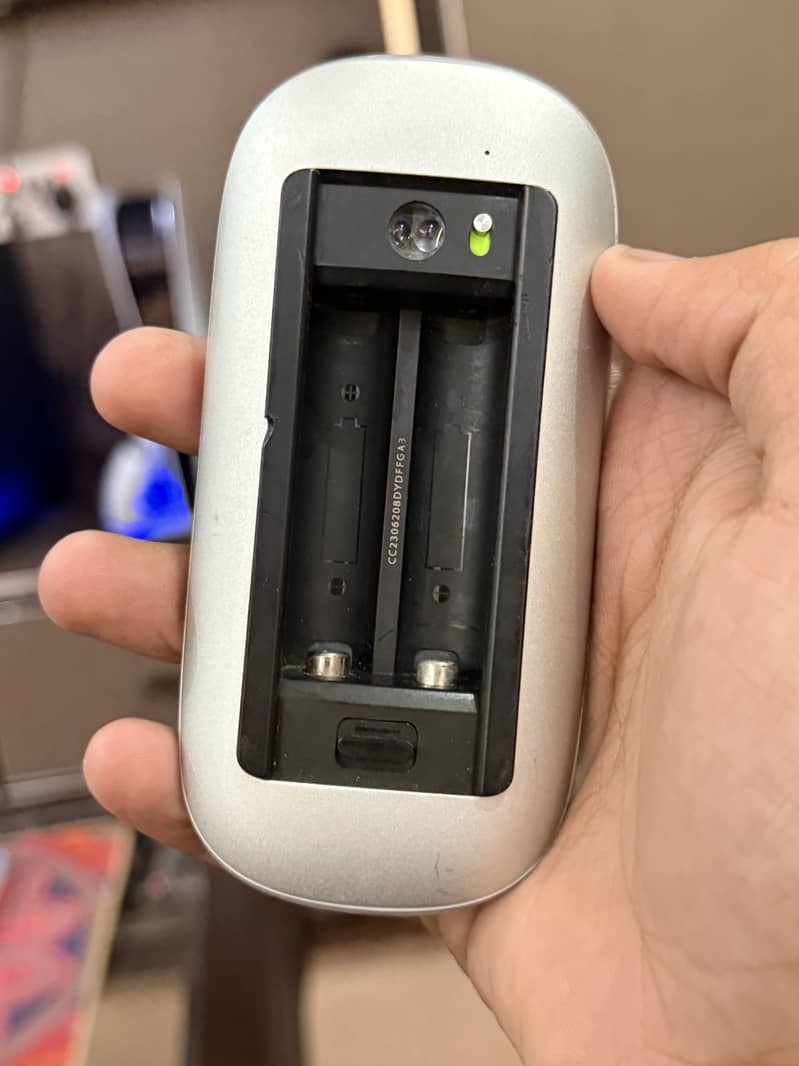 Apple Magic Mouse 1st Generation 9