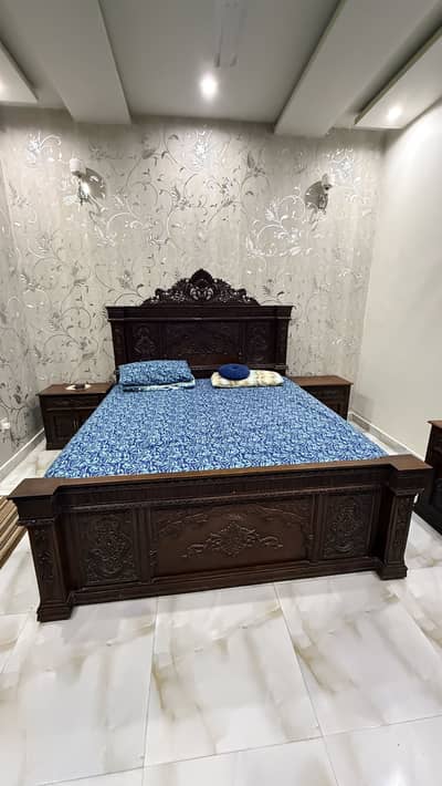 Chinioti Bed + 2 Side Tables + Dressing