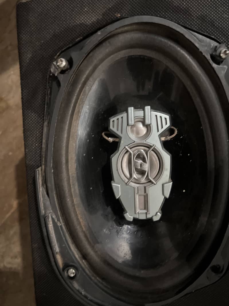Car buffer and speaker 5