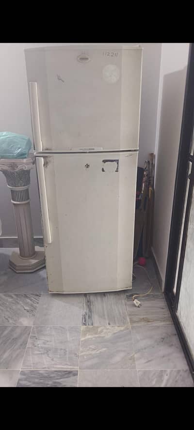 REFRIGERATOR AND FREEZER