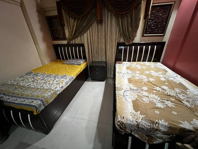 2 beds with mid table 0