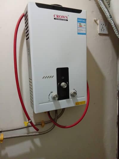 crown instant gas gayser condition like new only 2 months use