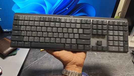 Logitech mx mechanical keyboard 10/10 condition