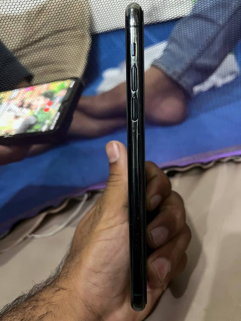 Fresh condition 11pro max 4