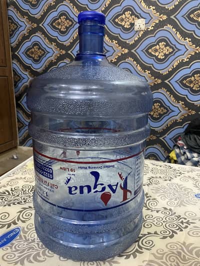 Water despenser bottle