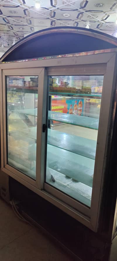 Cake display chiller