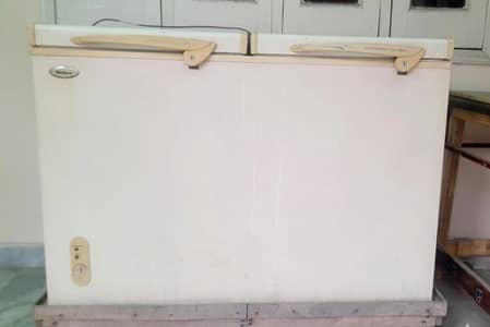 FREEZER FOR SALE contact  (03334541713)