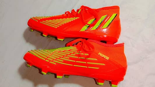 Football shoes original #nike#adidas#aisics#puma#newballane#predoter#