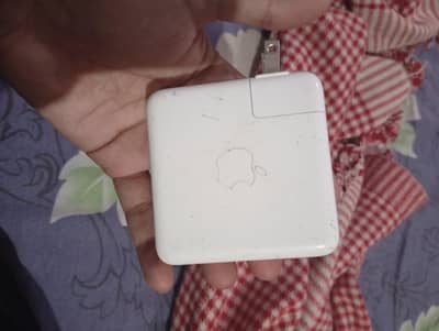 61W USB-C POWER ADAPTER