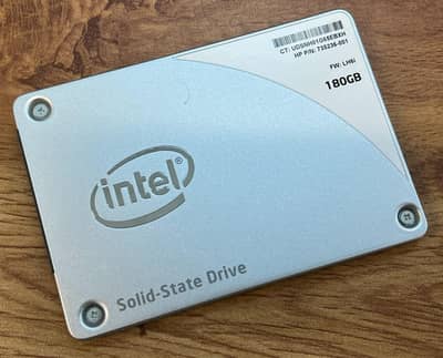 Ssd 180Gb Intel Brand best for Gaming or Editing