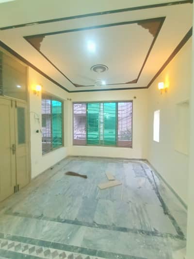 5 Marla First floor availabile for rent