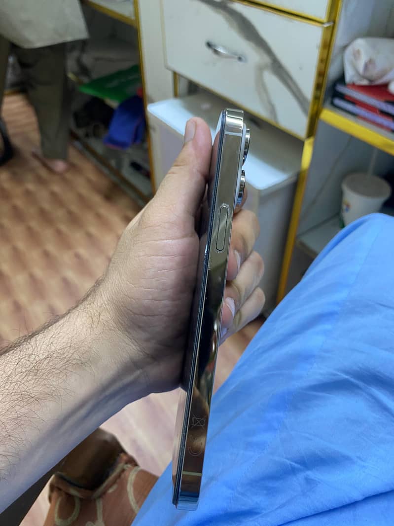 Iphone 14 pro max 3
