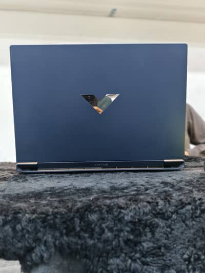 HP victus i5 13th 8/512 3050gpu 6gb