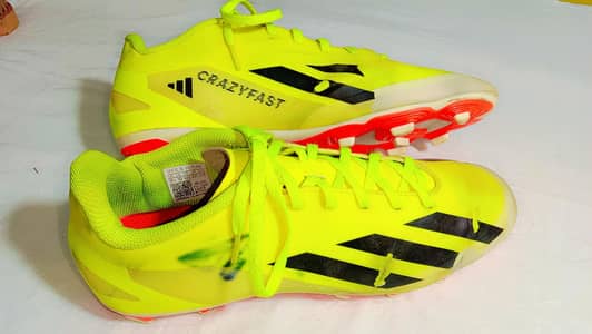 original football shoes Airzom Nike mercurial Adidas predator puma