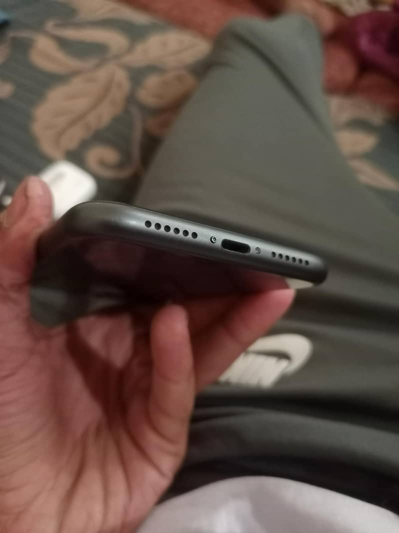 Iphone 11 4