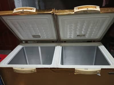 Waves full size freezer out standing cooling