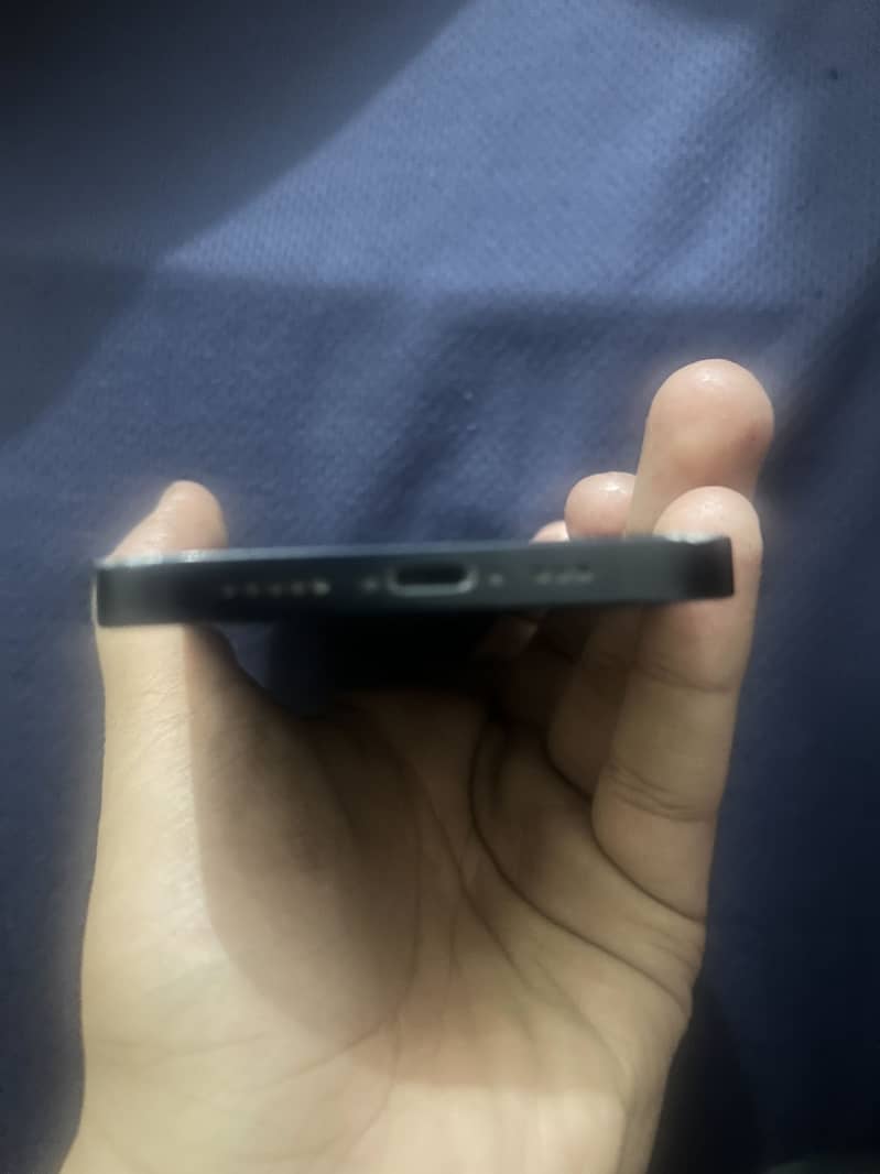 iPhone 12 7