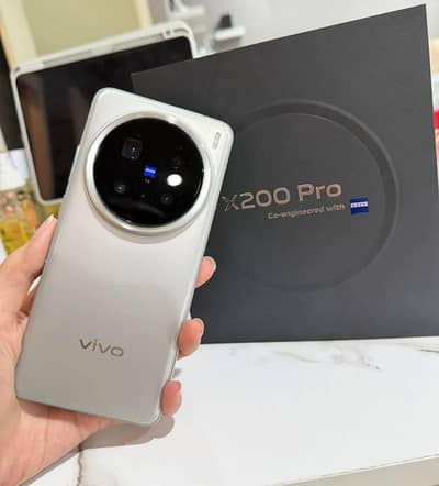 vivo x200 pro 16/512 official pta approved with box 10/10